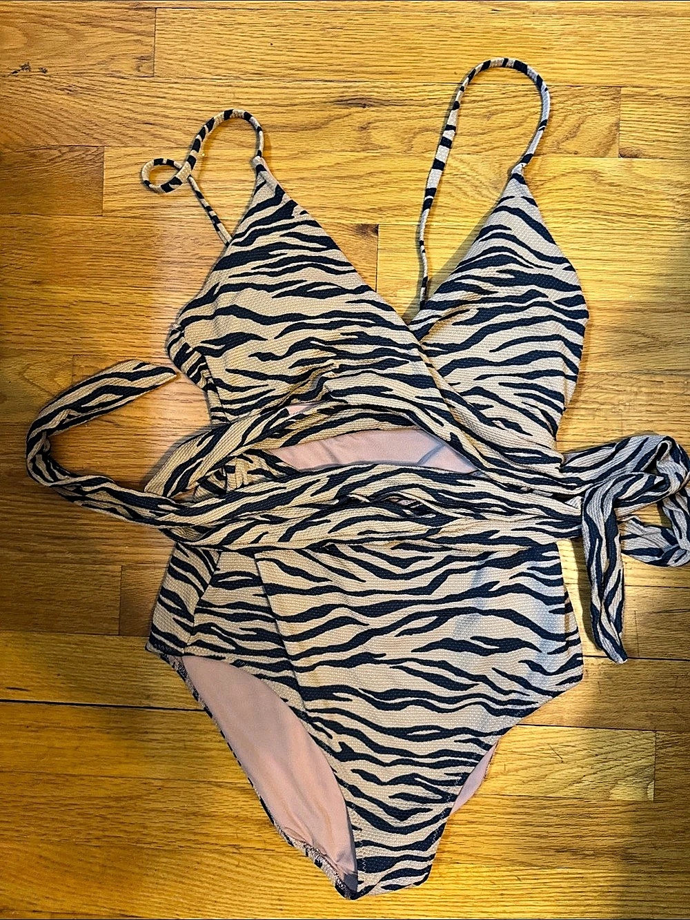 Aerie MED LONG Women's One-Piece Swimsuit Lot! - Picture 5 of 5